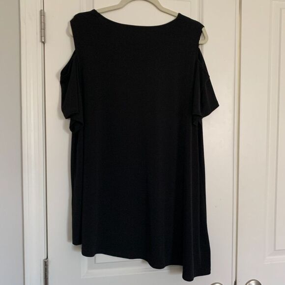 Chico's Women Top Size 3 Black Cold Shoulder Flutter Sleeve Asymetrical Hem - Picture 2 of 7